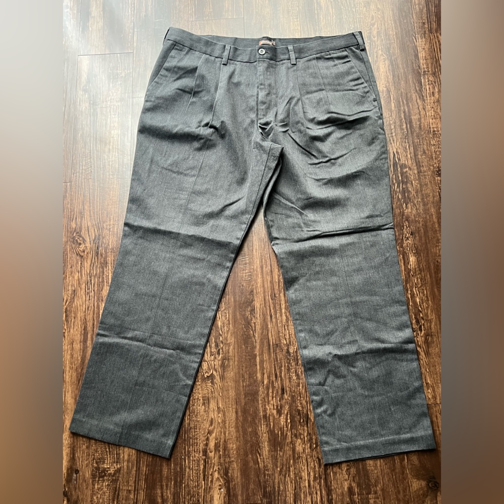 Dockers Chino Dress Pants Mens Size 42x32 Gray Solid Flat Front Preppy Workwear